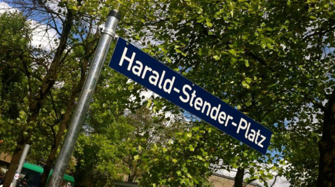 Schild Harald-Stender-Platz Schild Harald-Stender-Platz