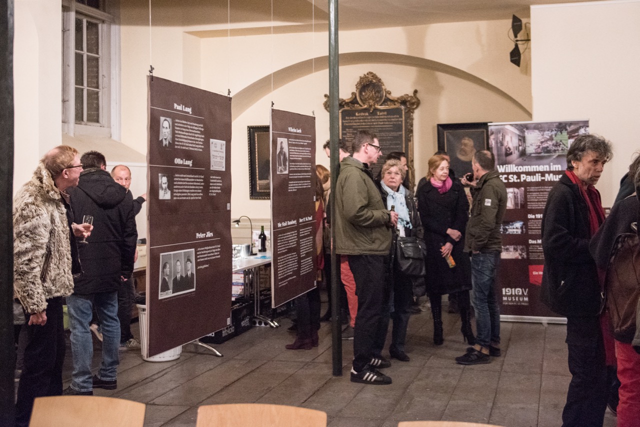 Vernissage FC St Pauli Lebenswege 1933-45 (Foto Sabrina Adeline Nagel) - 7 Vernissage FC St Pauli Lebenswege 1933-45 (Foto Sabrina Adeline Nagel) - 7